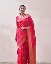 Mohey Women Rani Pink Patterned Saree