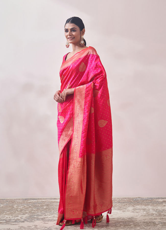 alt message - Mohey Women Rani Pink Patterned Saree image number 3