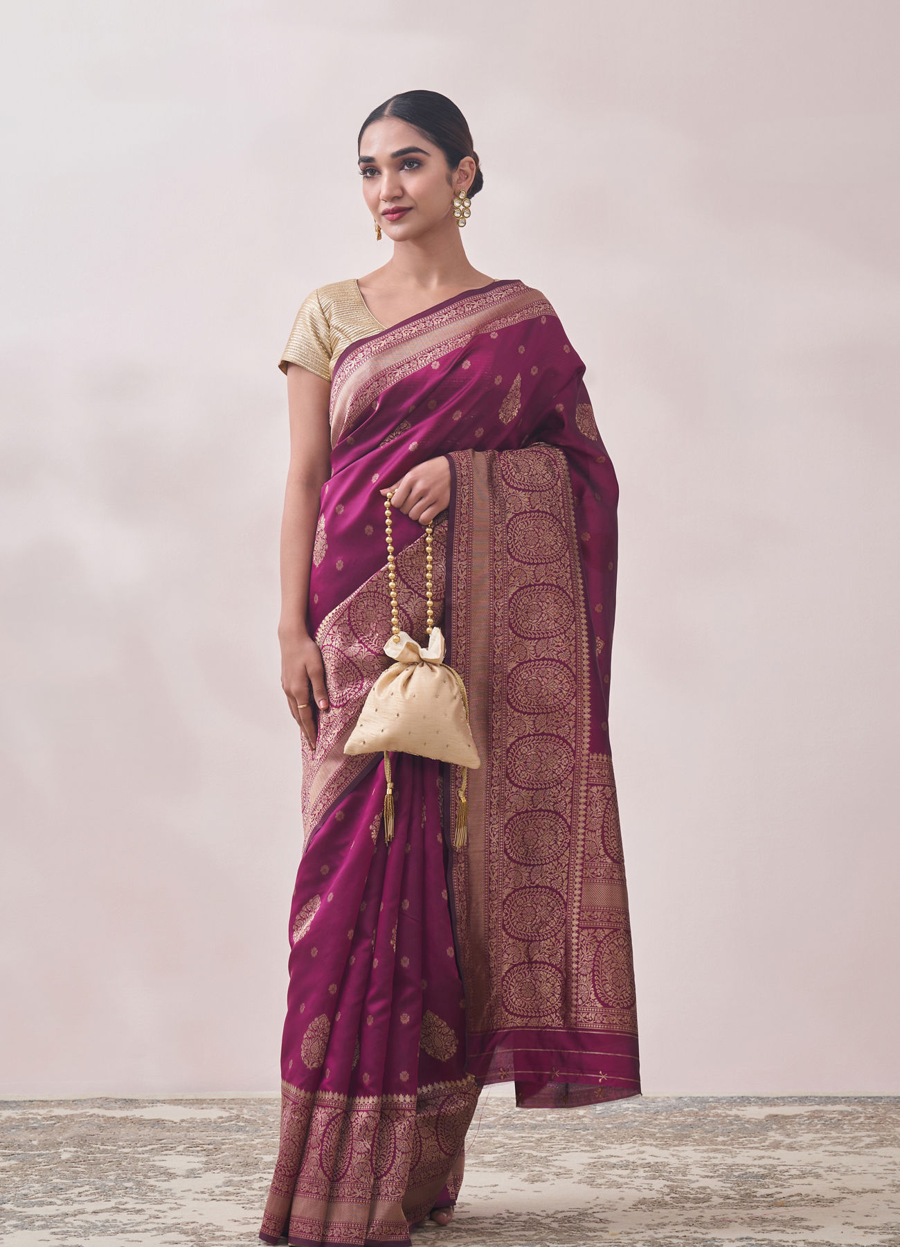 Mohey Women Plum Self Design Saree