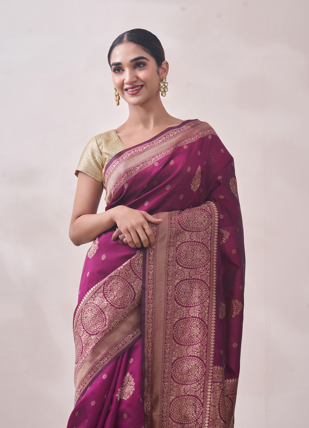 Mohey Women Plum Self Design Saree