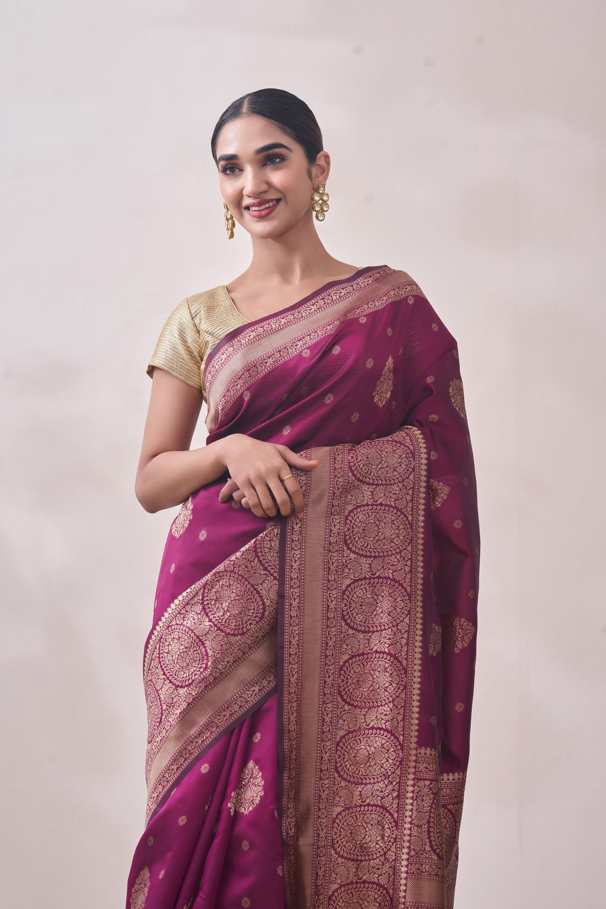 Mohey Women Plum Self Design Saree