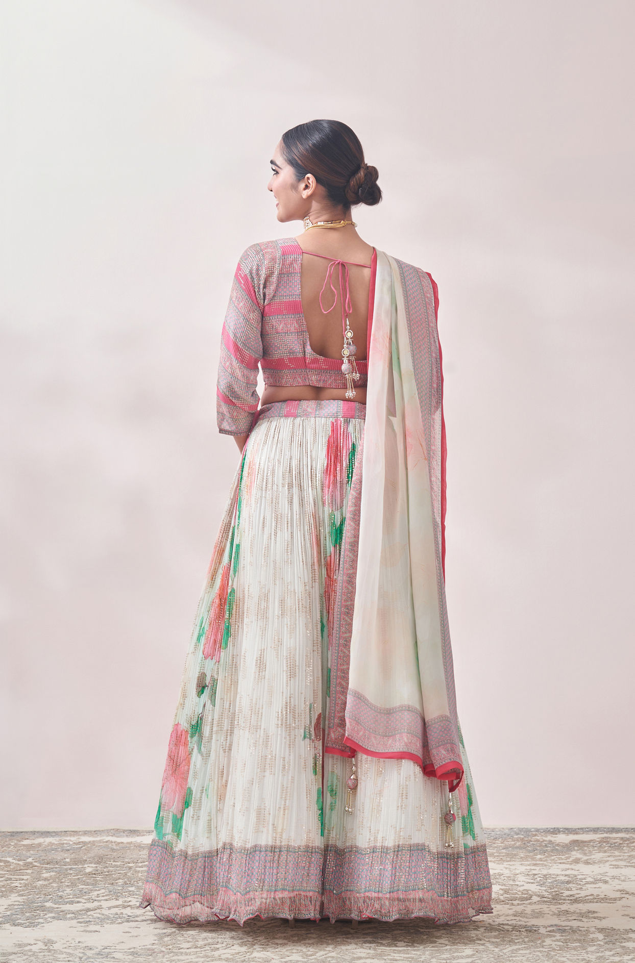 Floral Cream and Pink Patterned Lehenga image number 3