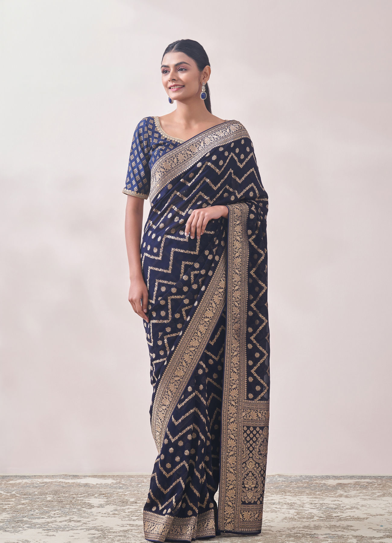Mohey Women Navy Blue Zari Weaved Saree