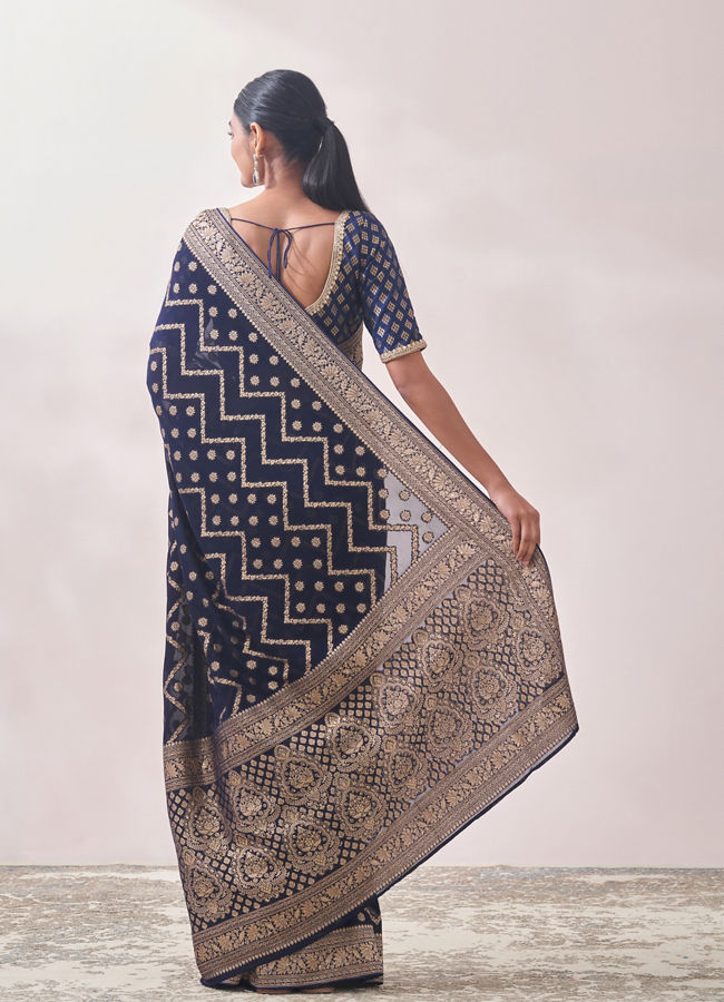 Mohey Women Navy Blue Zari Weaved Saree image number 2