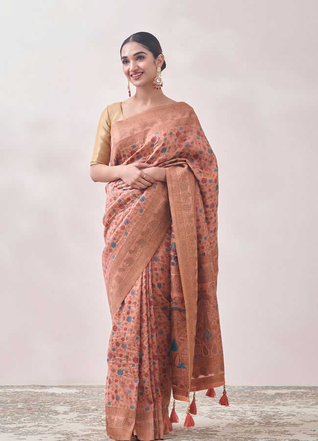 alt message - Mohey Women Classy Pink Patterned Saree image number 0