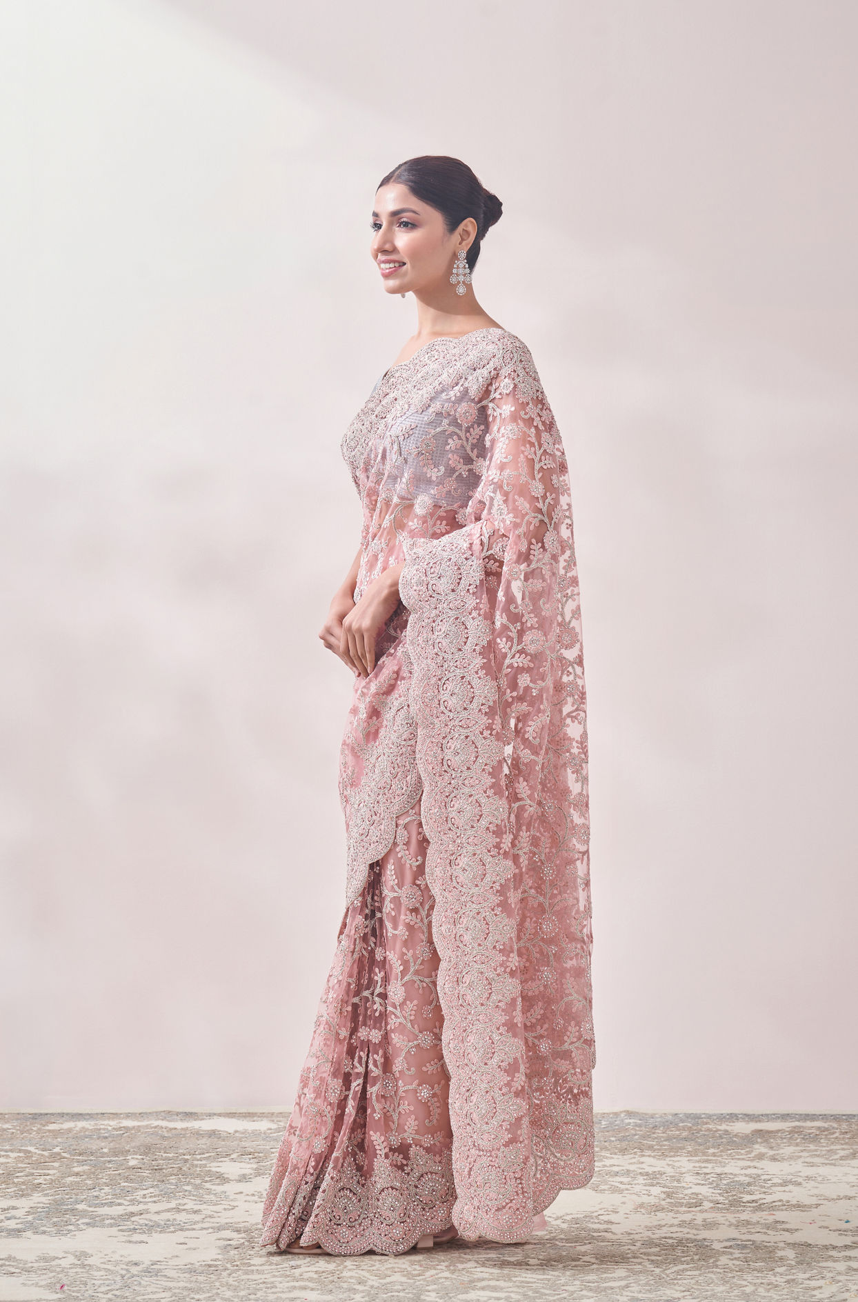 Mohey Women Blush Pink Zari Embroidered Saree