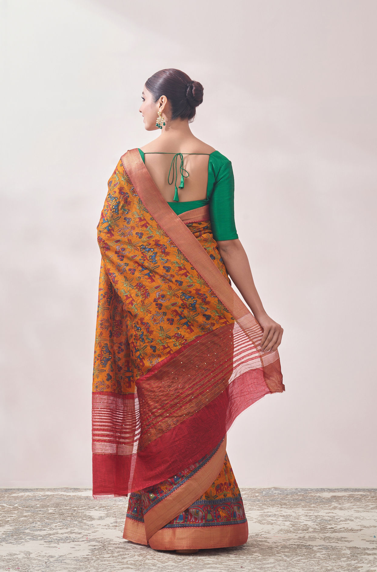 Mohey Women Yellow Patterned Saree