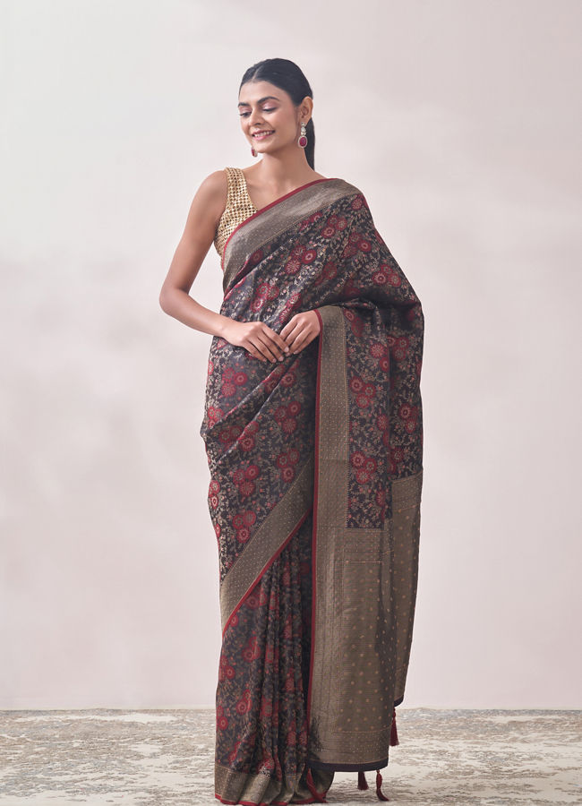 Mohey Women Maroon Floral Print Saree