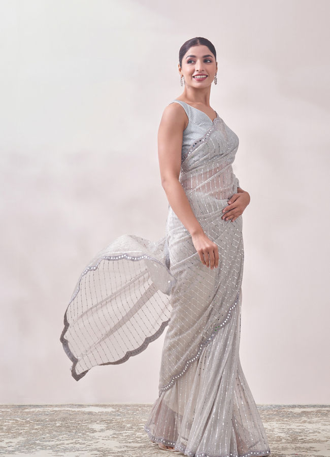 alt message - Mohey Women Smoke Grey Mirror Work Saree image number 3