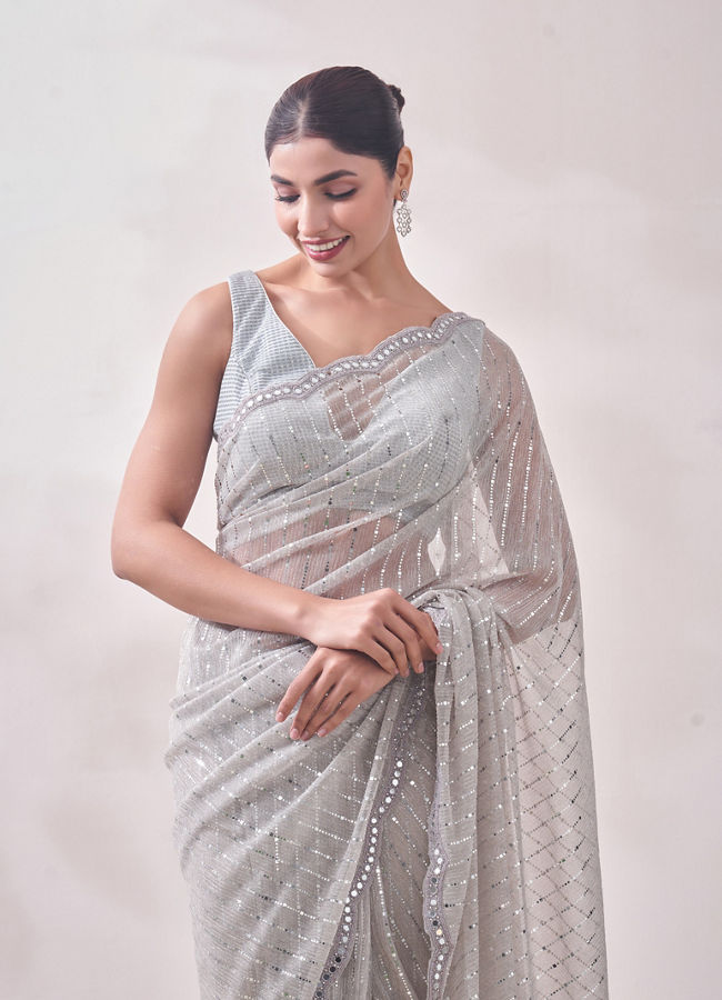 alt message - Mohey Women Smoke Grey Mirror Work Saree image number 1