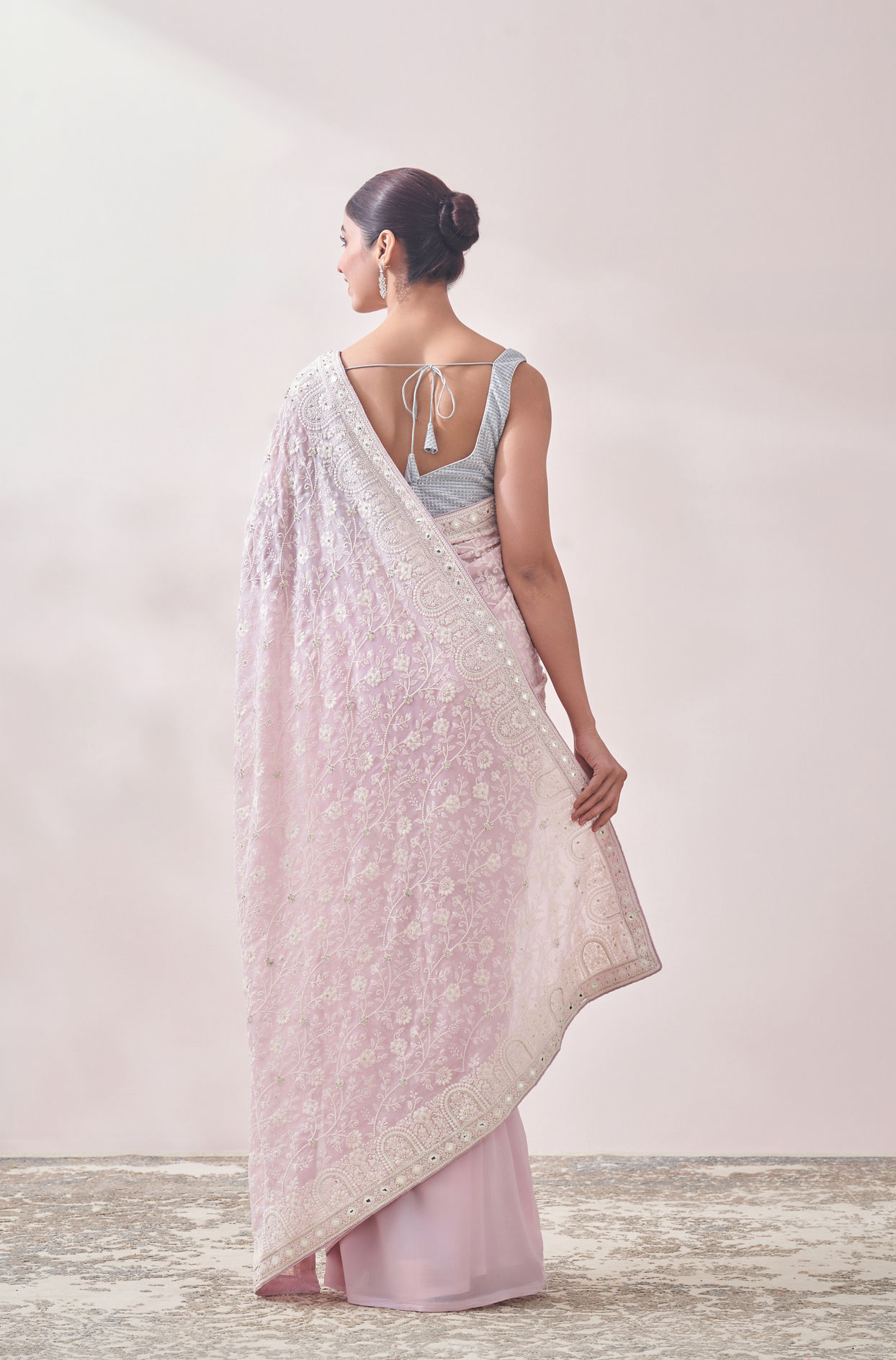 Mohey Women Light Pink Self Embroidered Saree