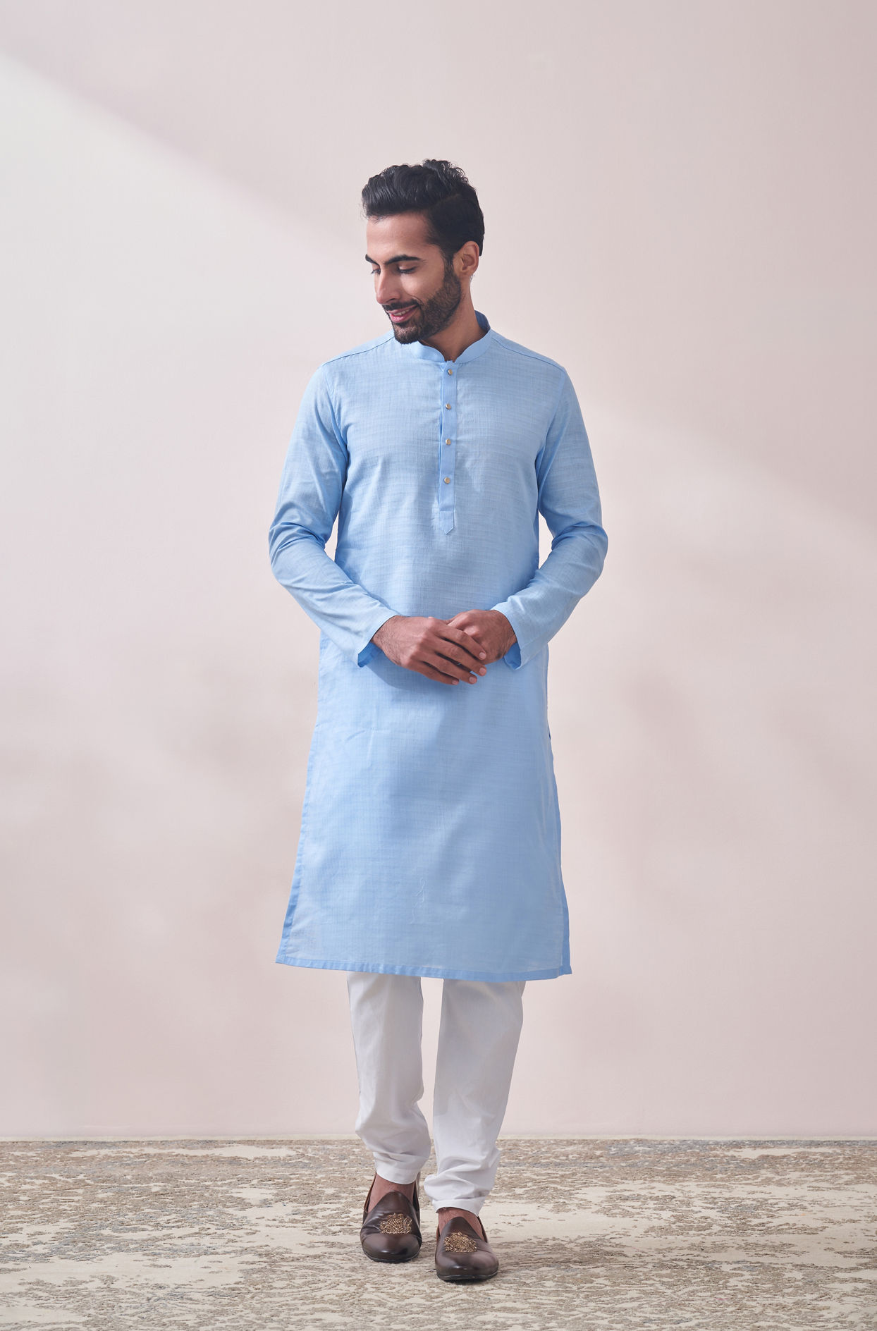 alt message - Manyavar Men Midnight Blue Chikanakri Kurta Set image number 1