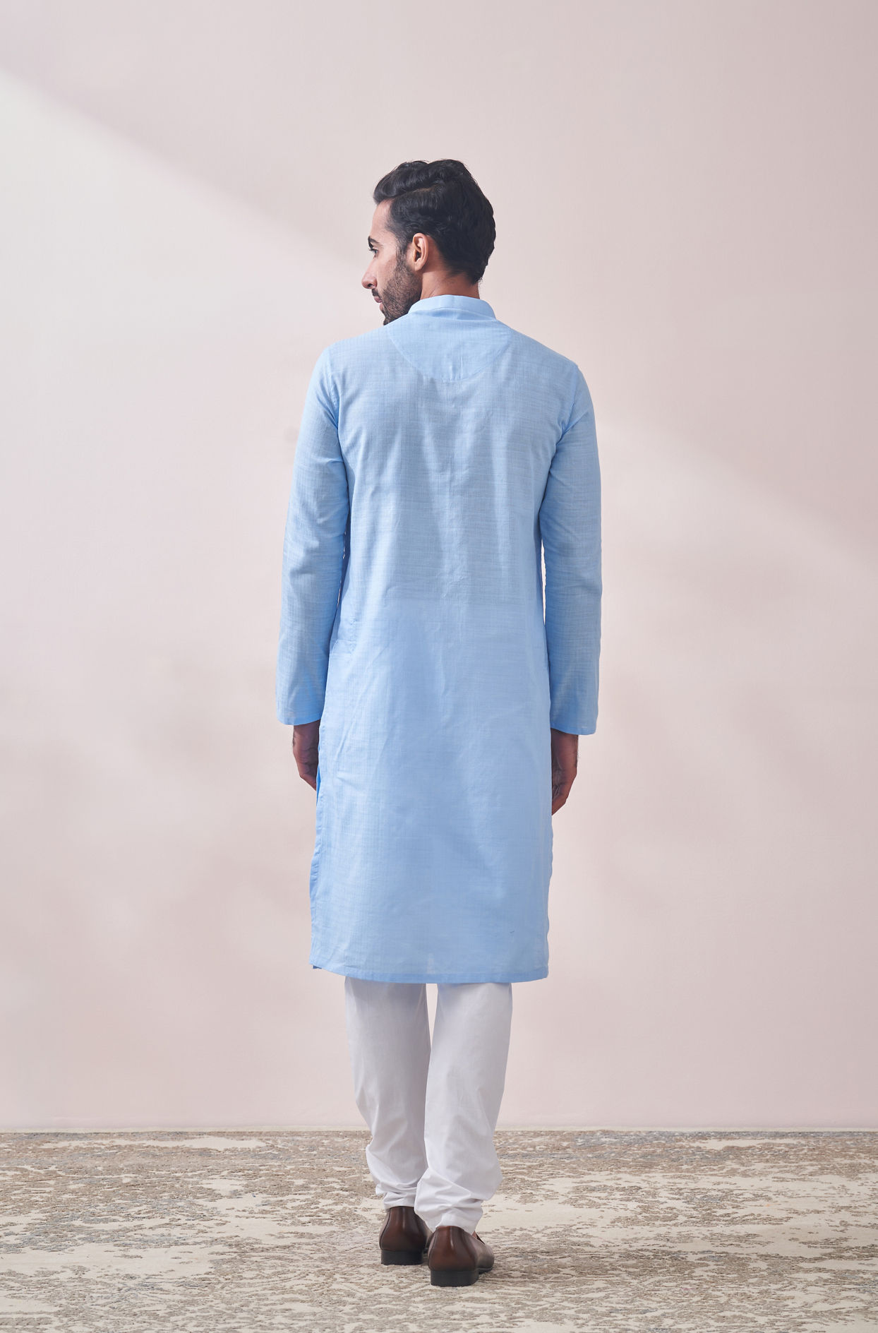 alt message - Manyavar Men Midnight Blue Chikanakri Kurta Set image number 4