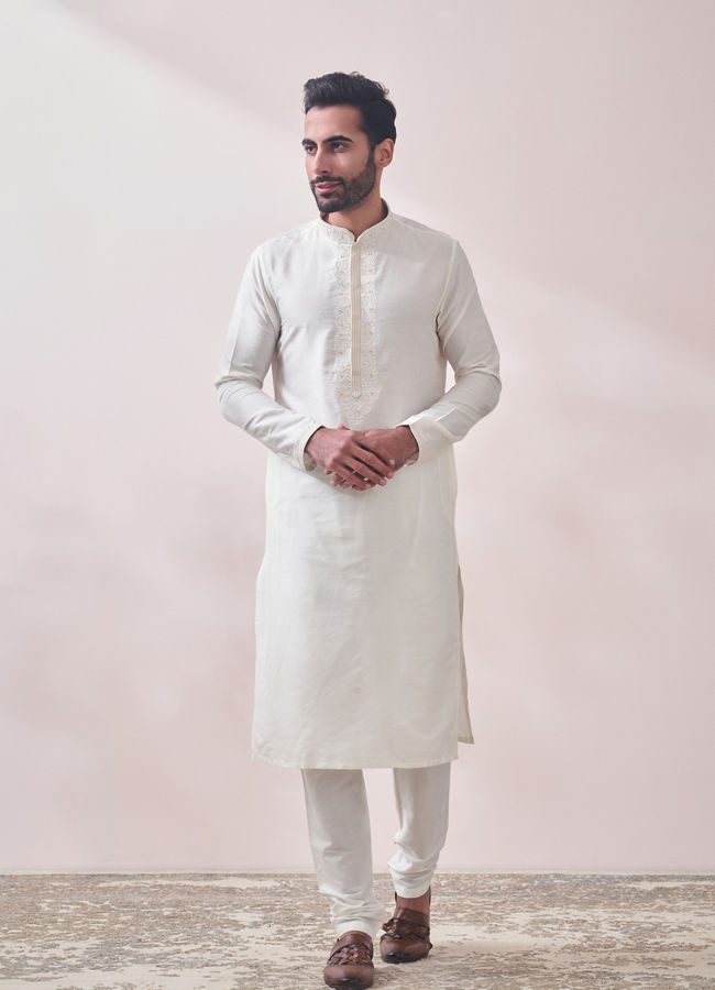 Manyavar Men Warm White Solid Kurta Set with Embroidered Collar image number 1