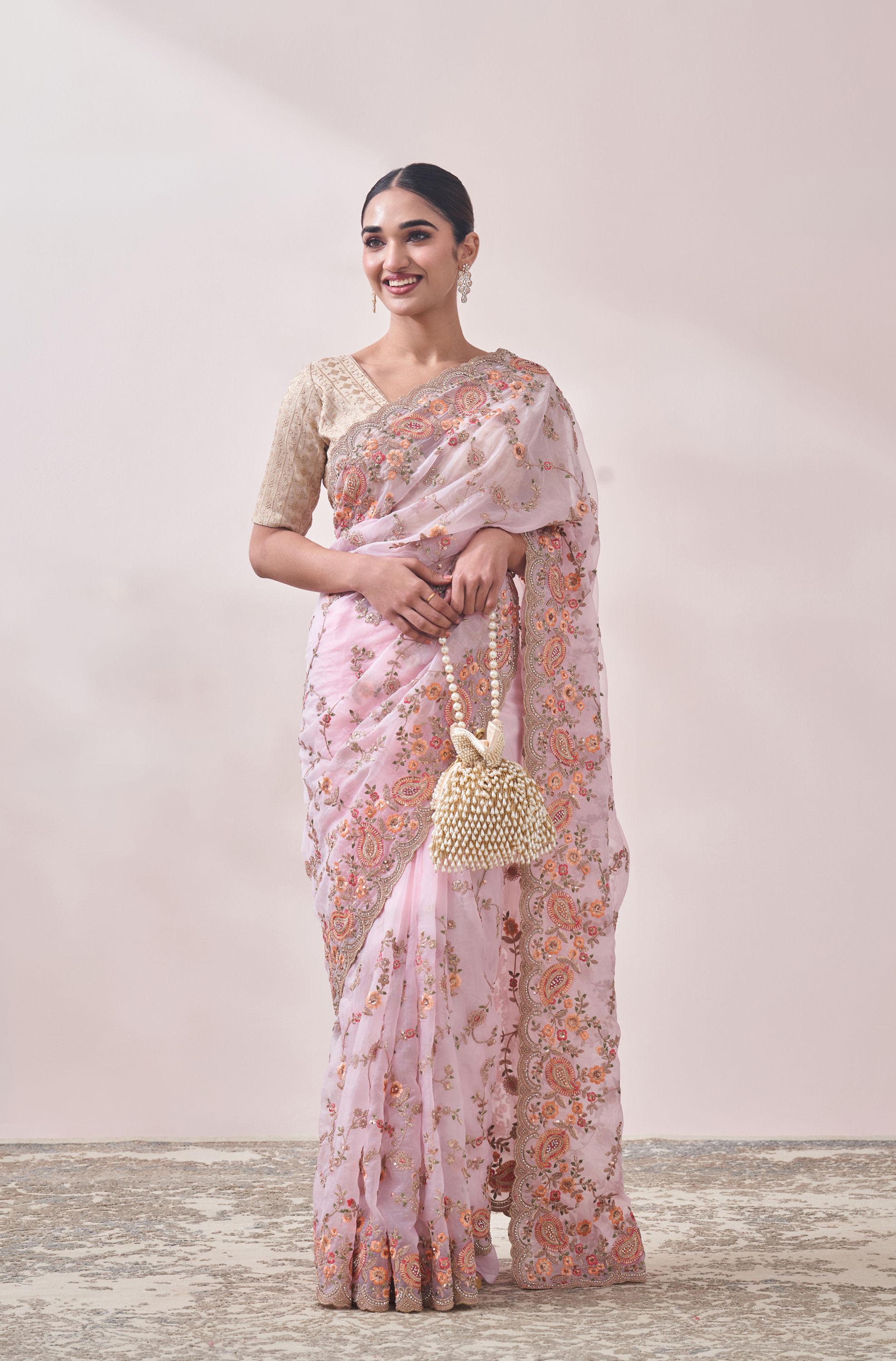 Mohey Women Light Pink Floral Embroidered Saree