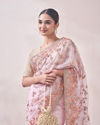 alt message - Mohey Women Light Pink Floral Embroidered Saree image number 1