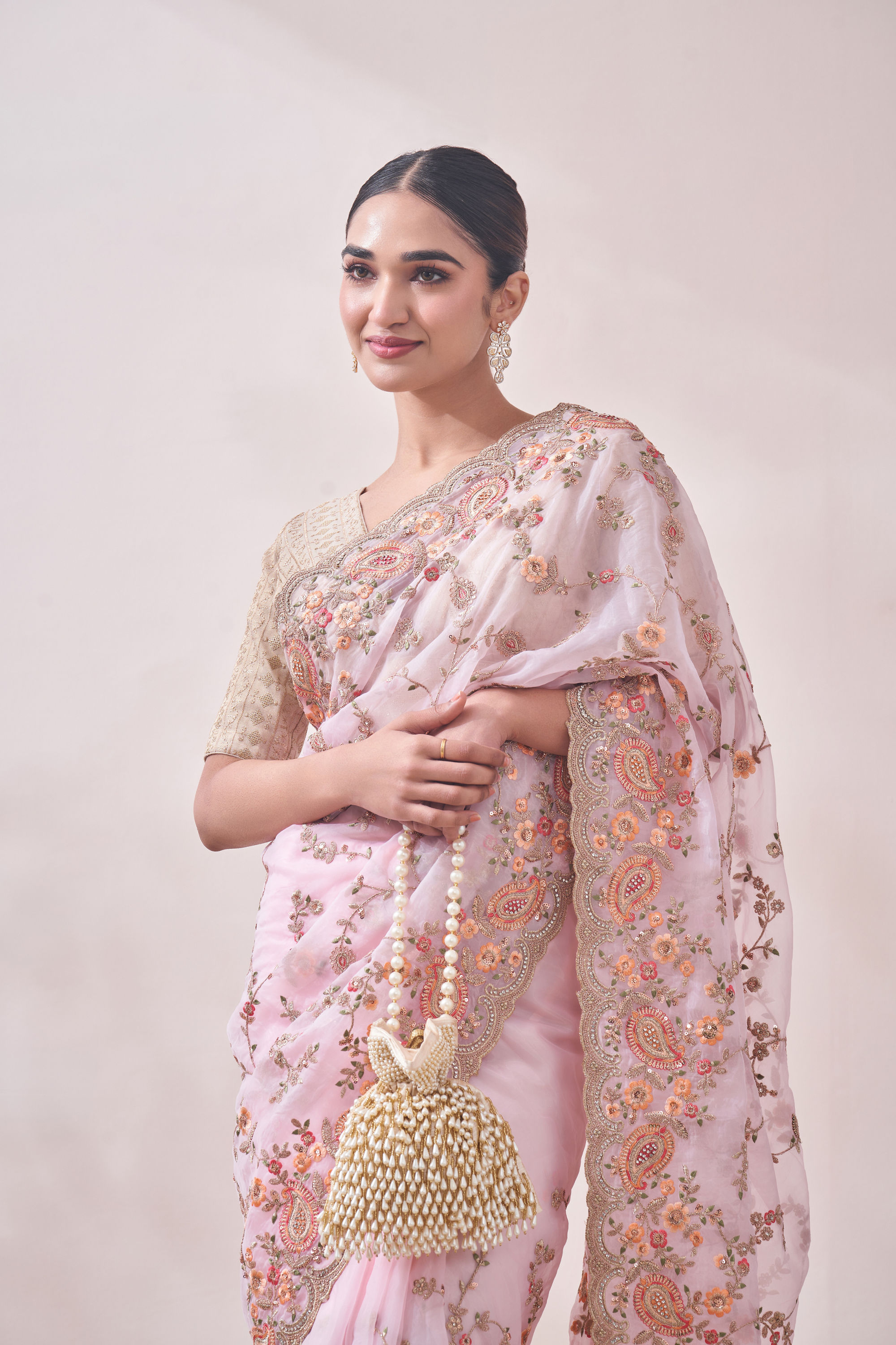 Mohey Women Light Pink Floral Embroidered Saree