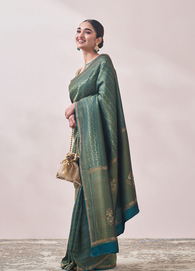 Mohey Women Teal Blue Patterned Saree