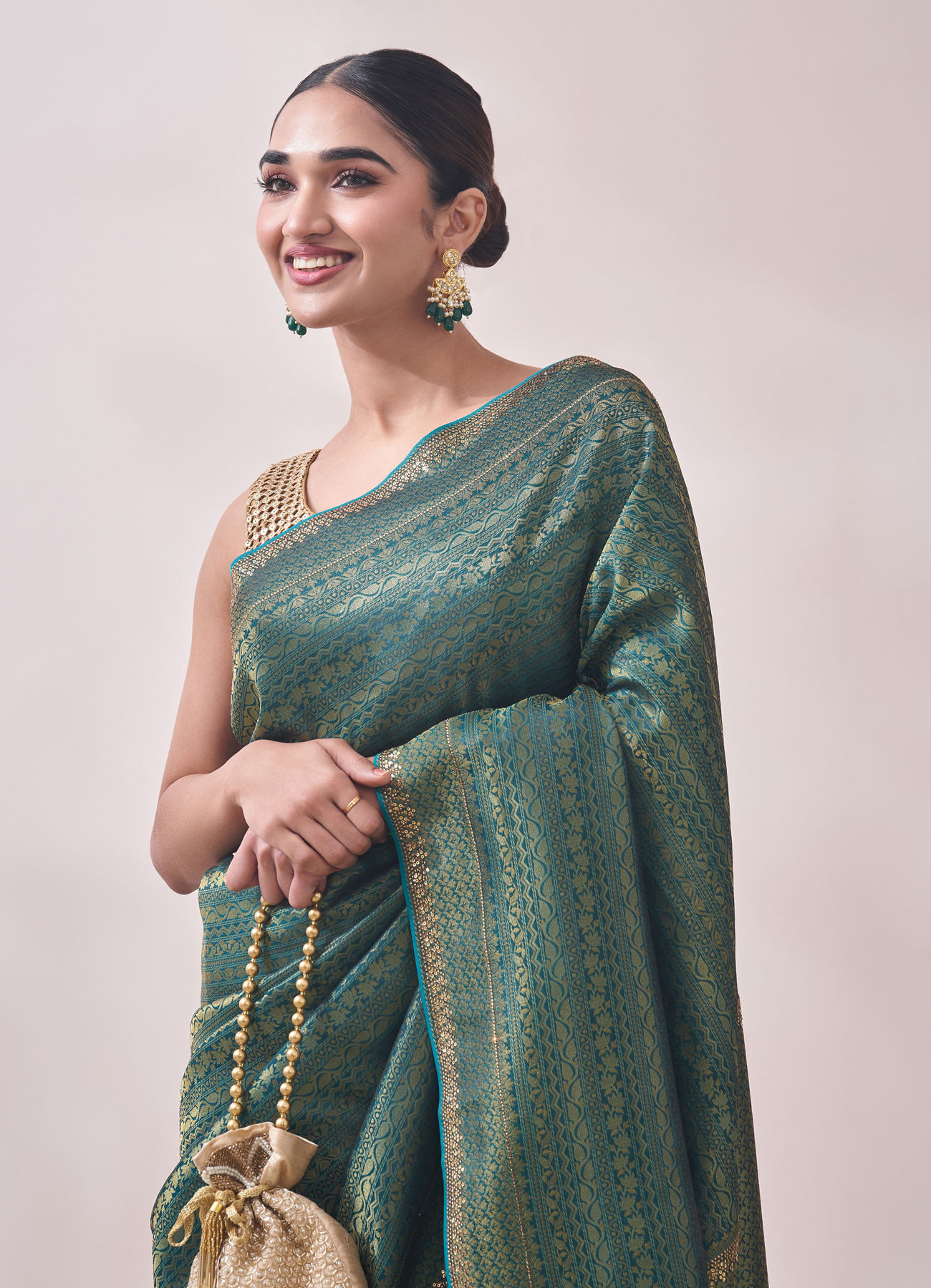 Mohey Women Teal Blue Patterned Saree