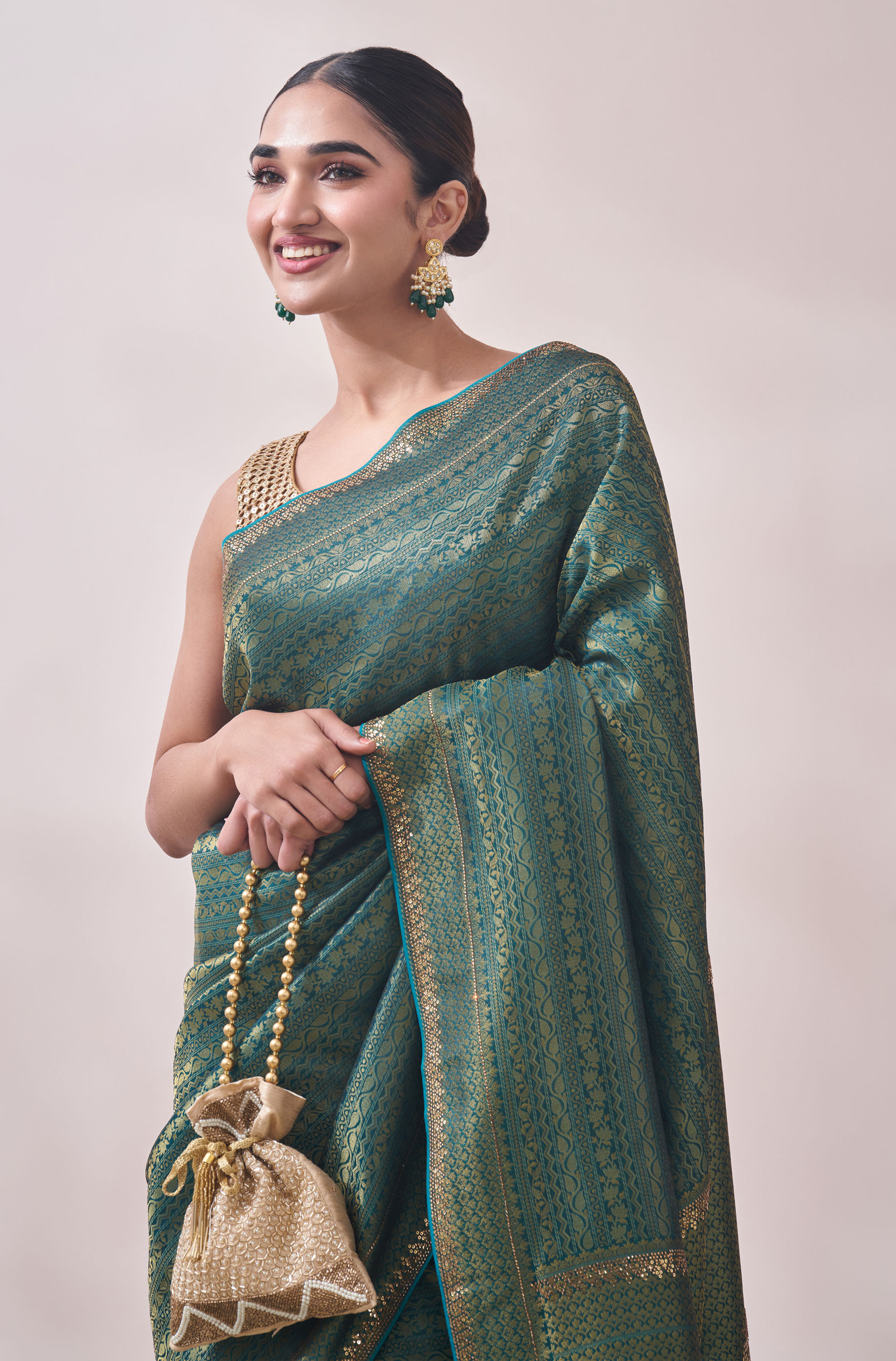 Mohey Women Teal Blue Patterned Saree