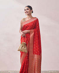 Mohey Women Red Zari Weaved Saree