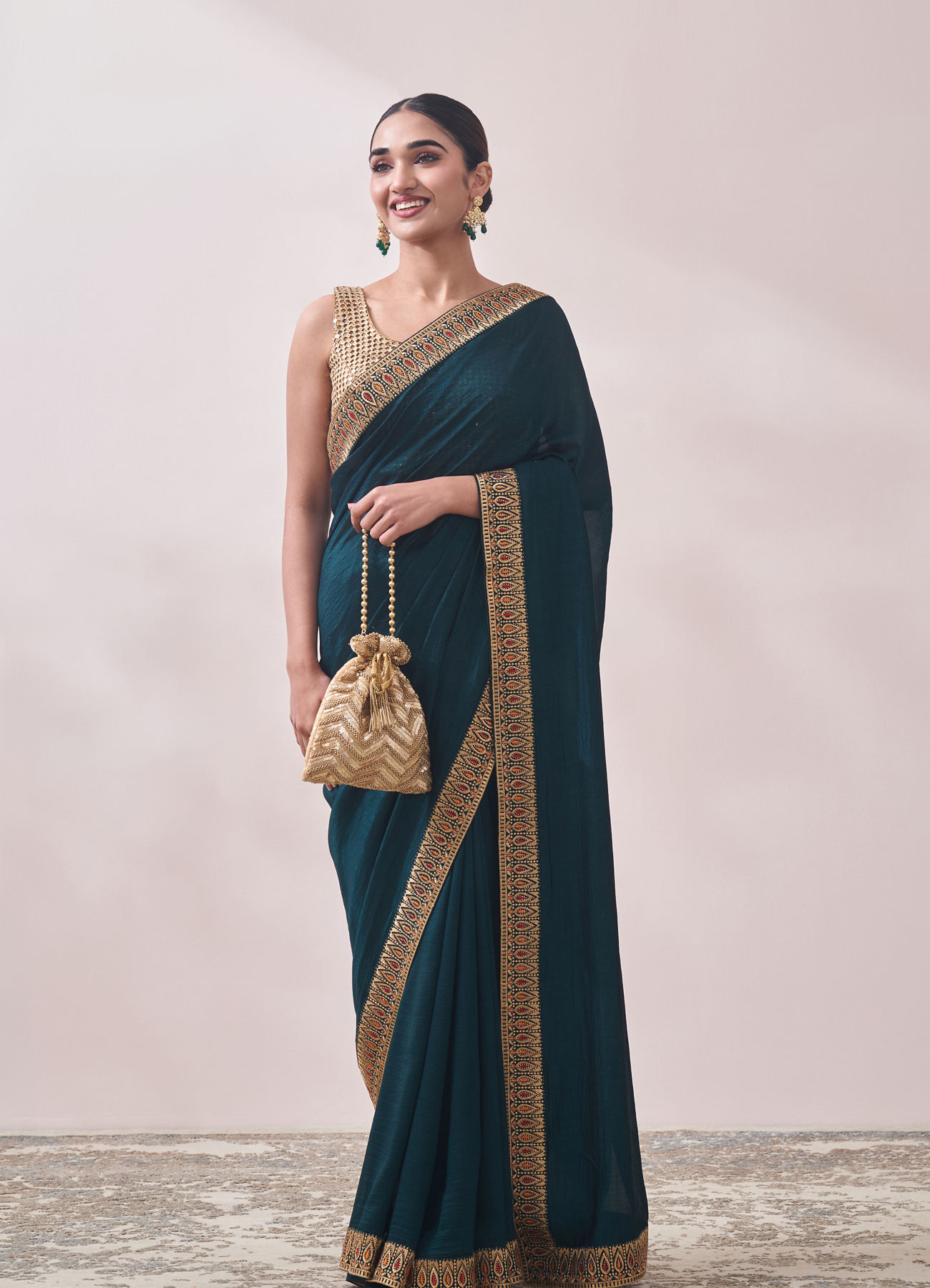 Mohey Women Dark Green Saree with Contrast Border