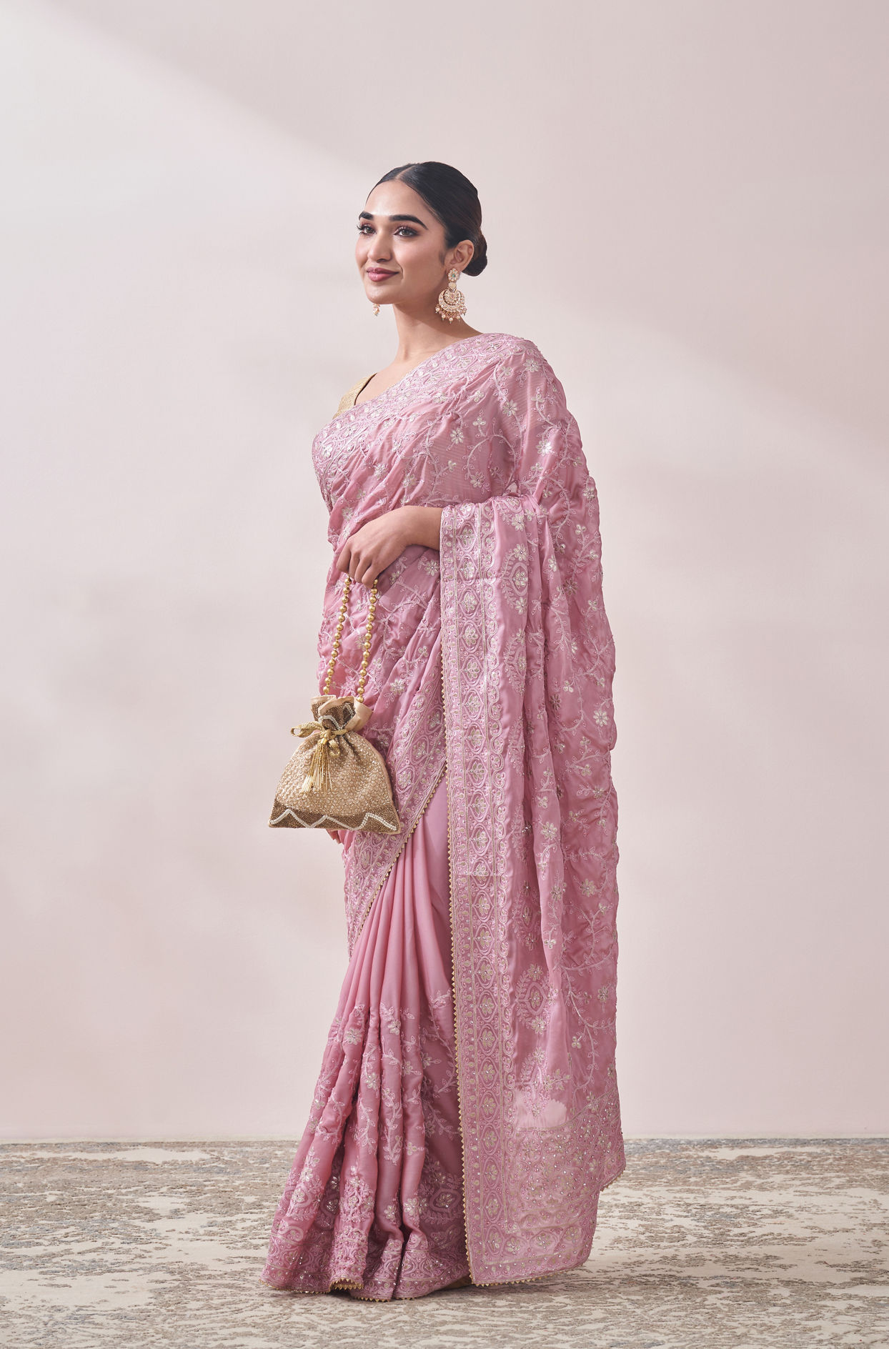 Mohey Women Light Pink Embroidered Saree