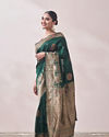 Mohey Women Emerald Green Contrast Embroidered Saree image number 3