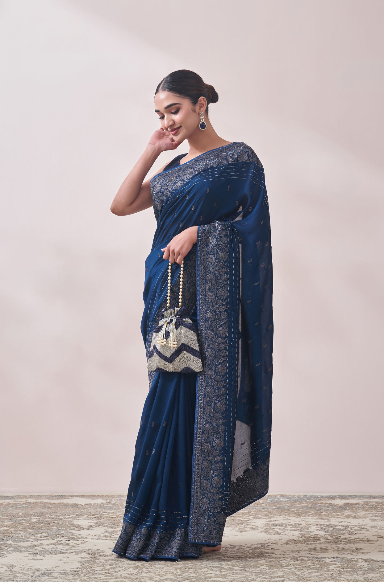 Sapphire Blue Paisley Design Saree image number 3