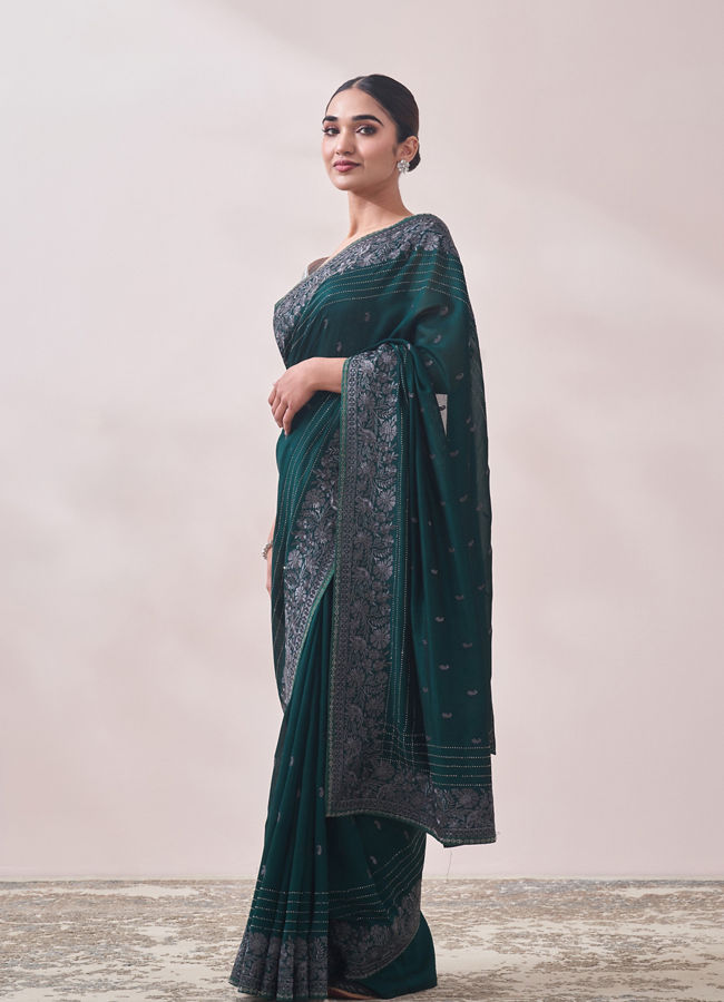 Emerald Green Paisley Design Saree image number 3