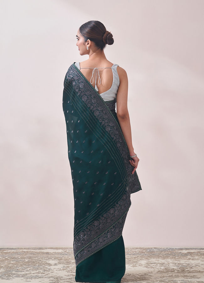 Emerald Green Paisley Design Saree image number 2