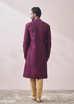 alt message - Twamev Men Berry Wine Self Design Kurta Set image number 3