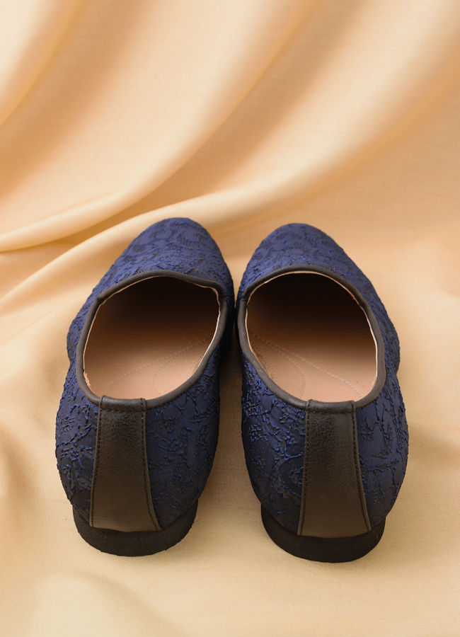 Manyavar Men Royal Blue Self Embroidered Loafer Style Juti image number 2