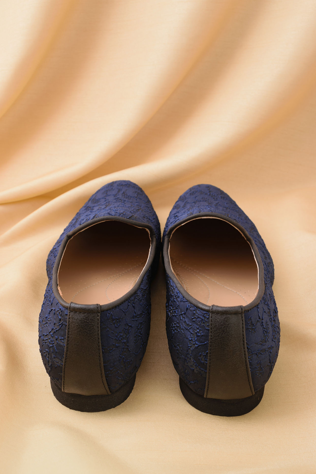 Manyavar Men Royal Blue Self Embroidered Loafer Style Juti image number 2