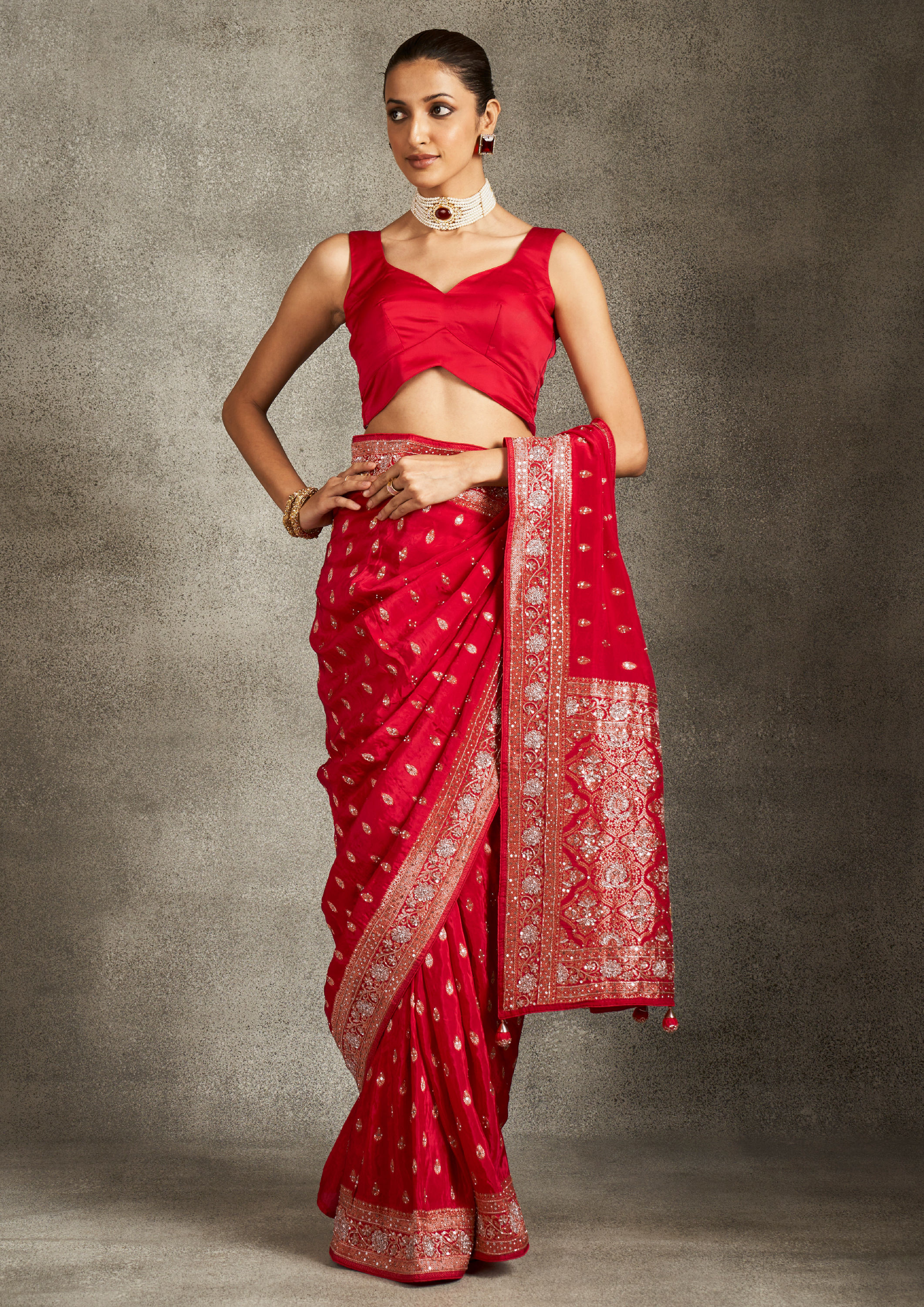 Twamev Women Radiant Red Silk Saree