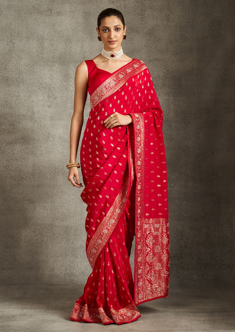 Twamev Women Radiant Red Silk Saree