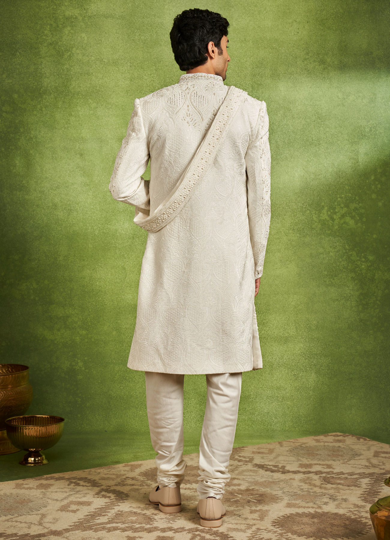 Twamev Men Ivory Silk Zardosi Jaal Embroidered Sherwani