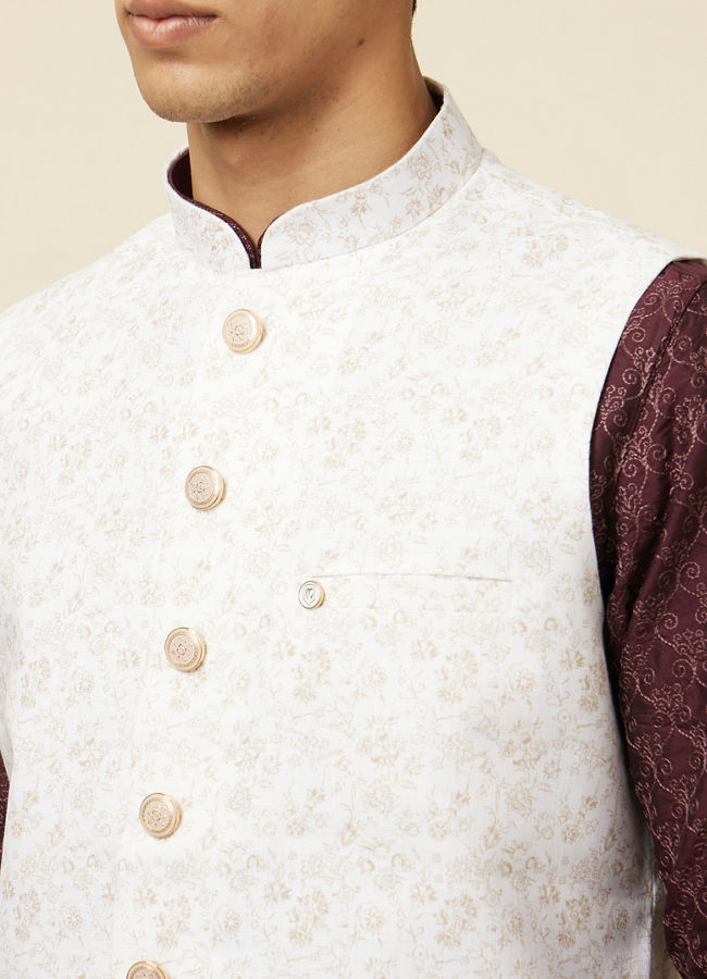 alt message - Manyavar Men Elegant Light Cream Jacket image number 1