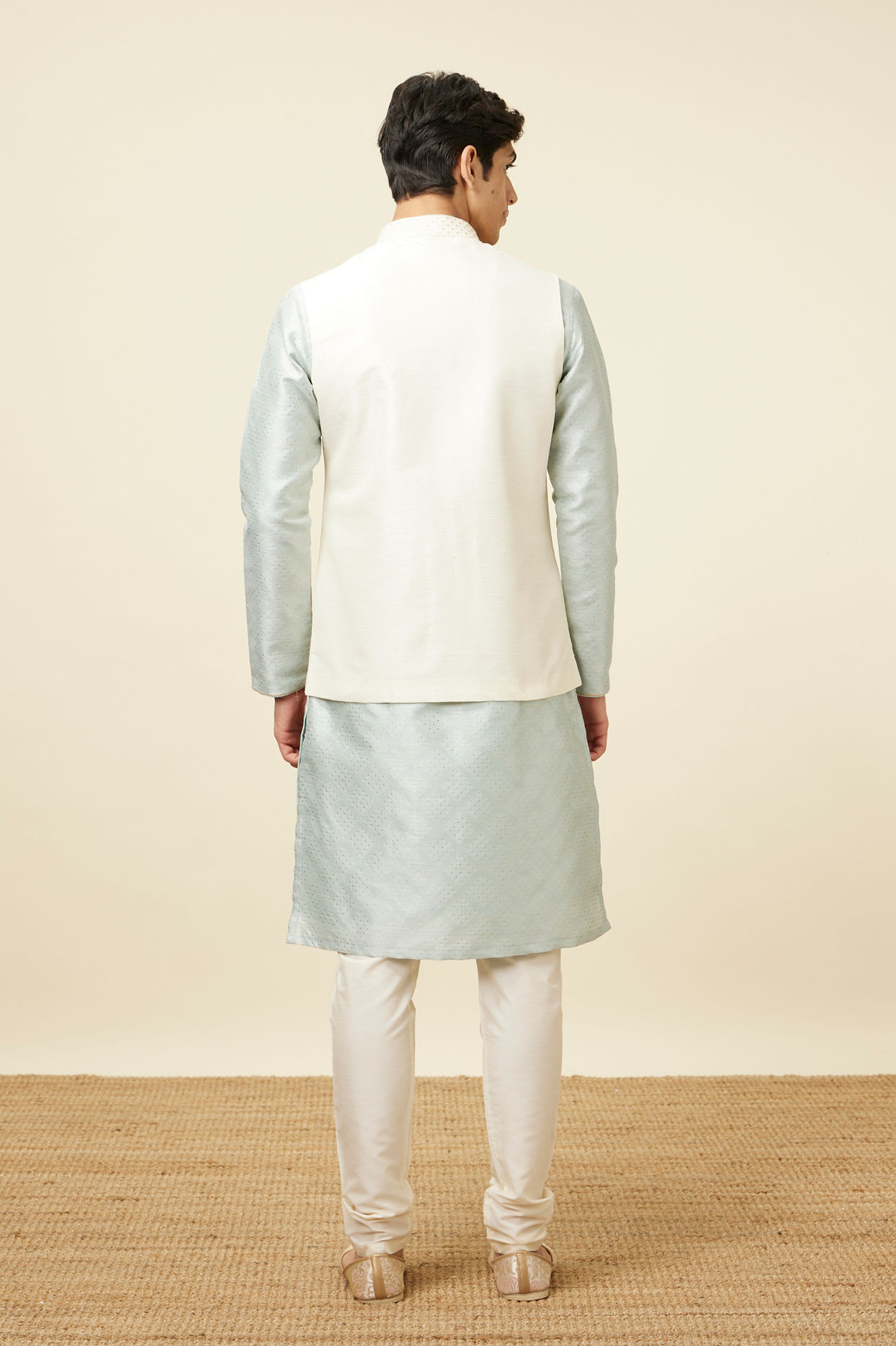 alt message - Manyavar Men Blissful Cream Shade Jacket image number 3