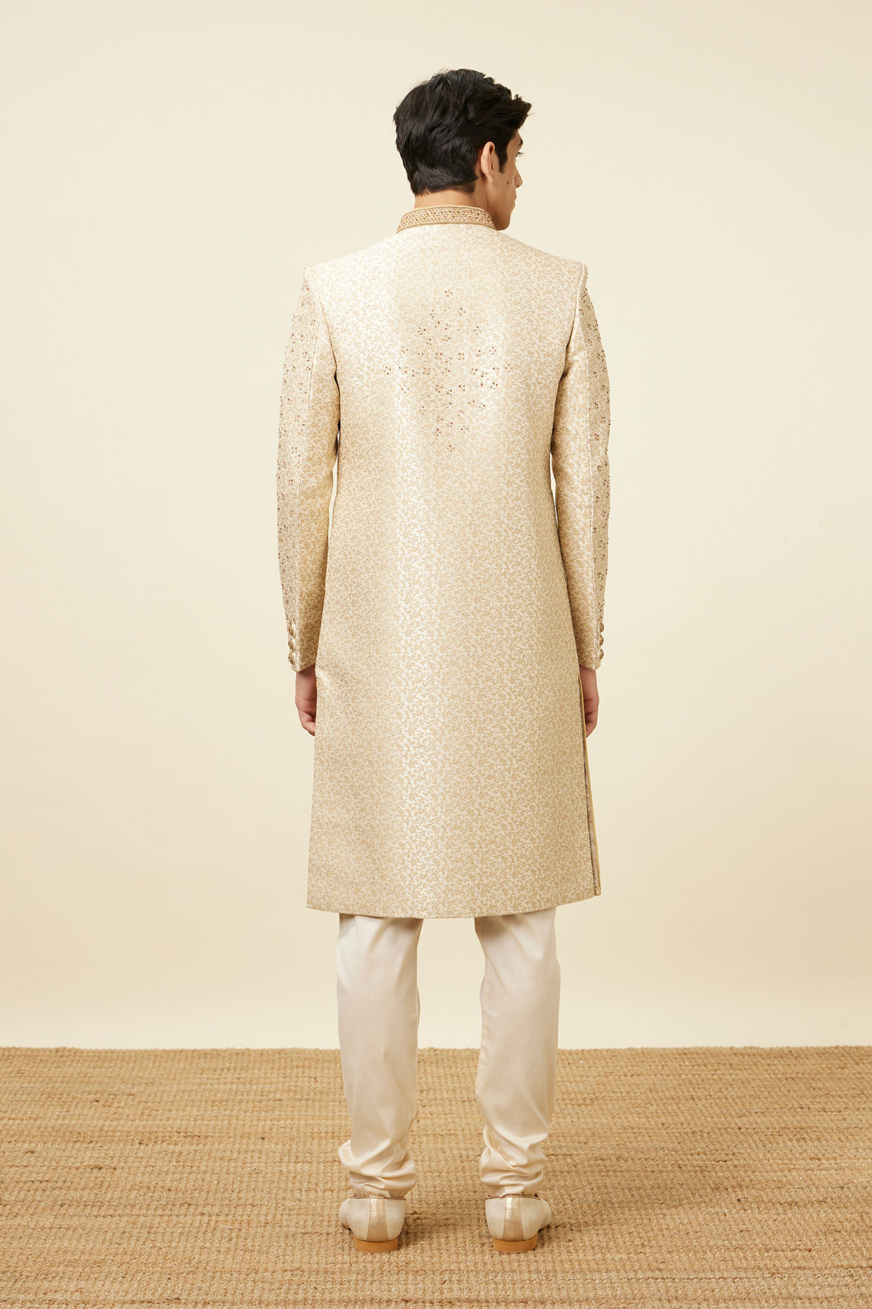 alt message - Manyavar Men Cream Bel Buti Patterned Sherwani set image number 4