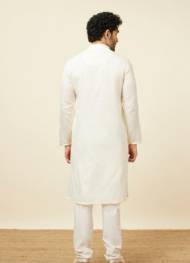 alt message - Manyavar Men Salt White Solid Kurta Set image number 5