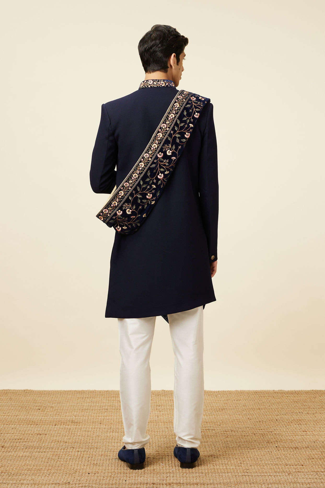 alt message - Manyavar Men Brilliant Blue Indo Western Suit image number 4