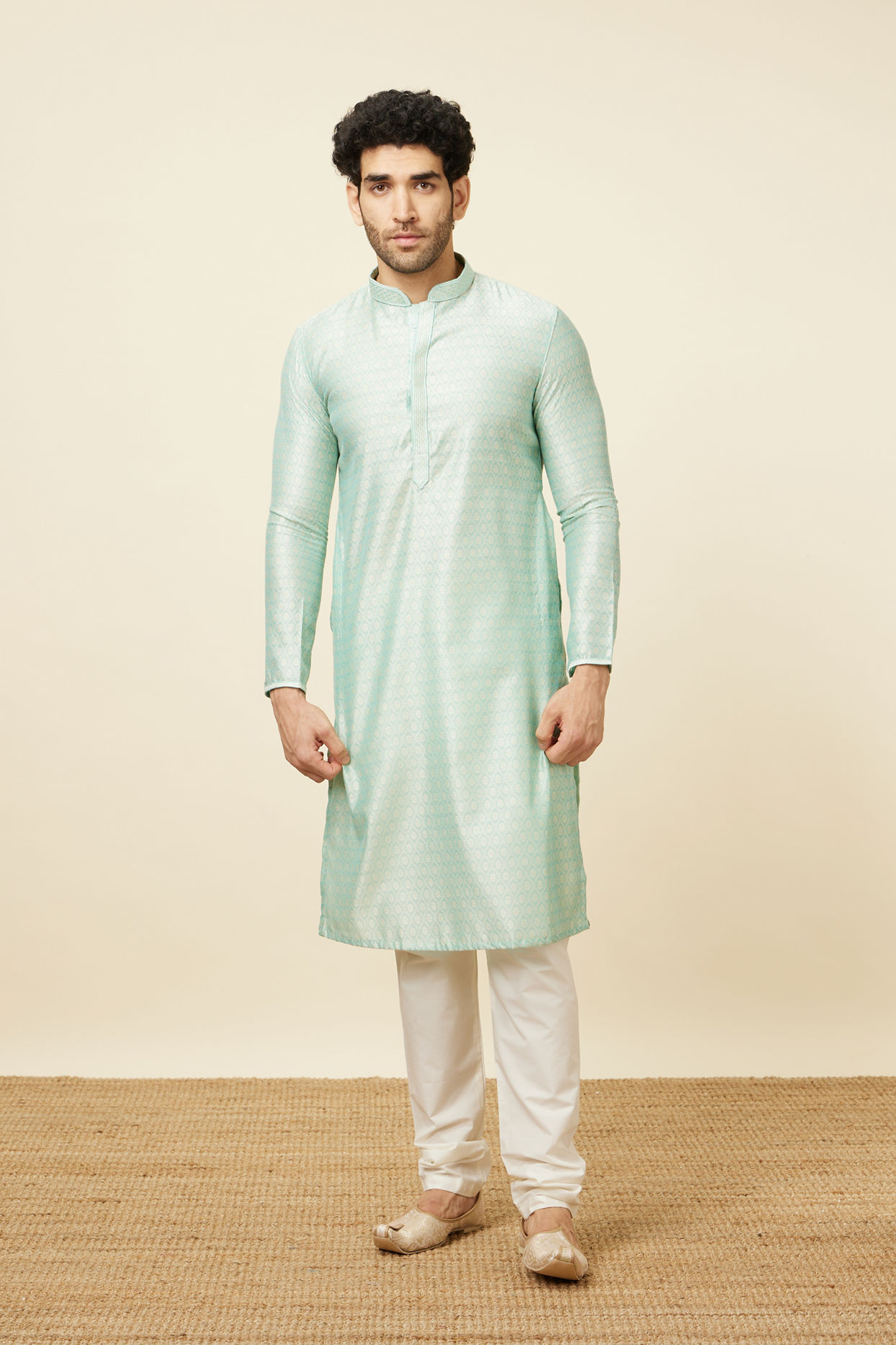 alt message - Manyavar Men Ice Blue Self Design Kurta Set image number 2