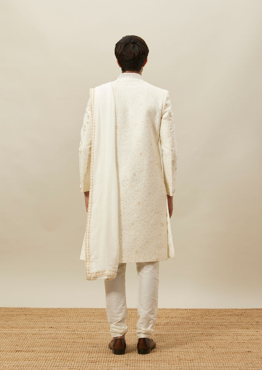 alt message - Twamev Men Ivory Embroidered Sherwani Set image number 3