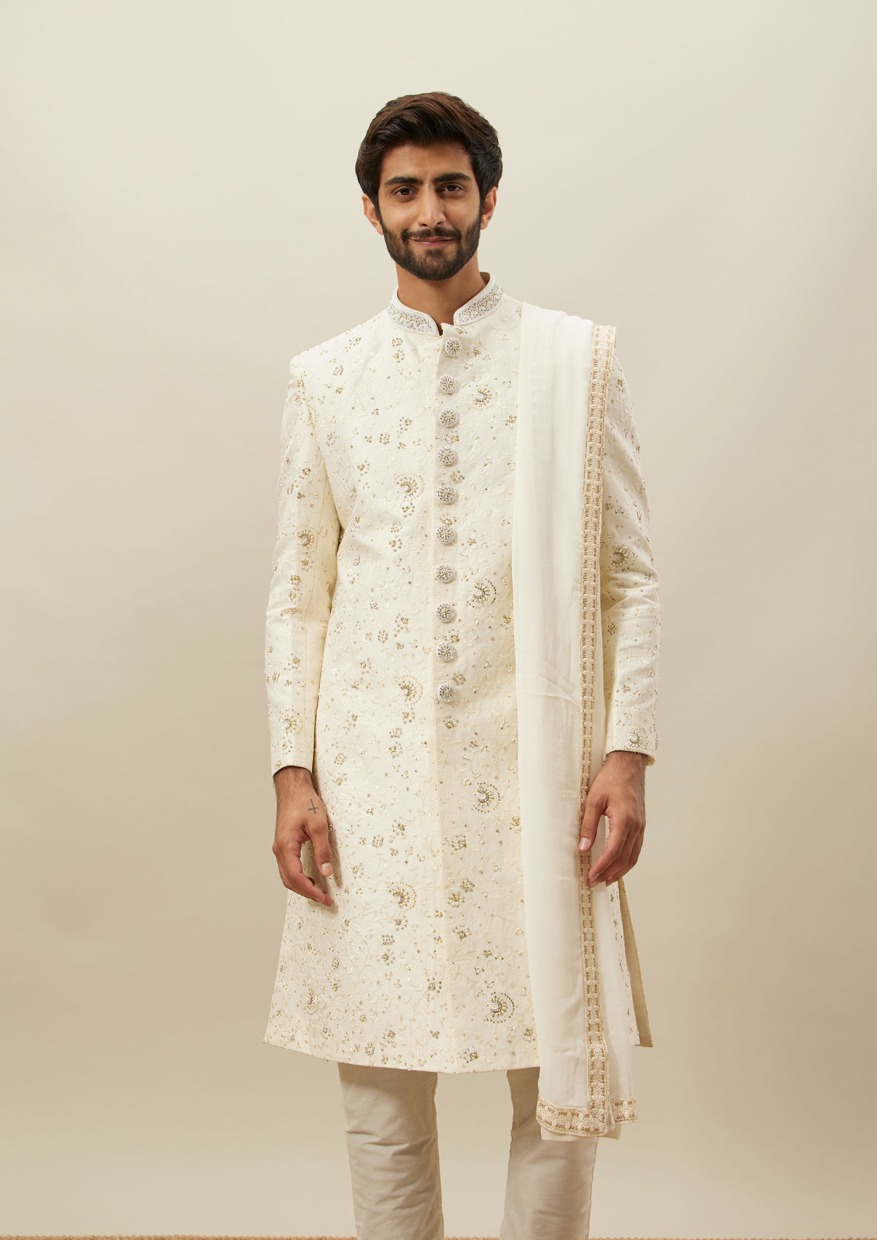 alt message - Twamev Men Ivory Embroidered Sherwani Set image number 1