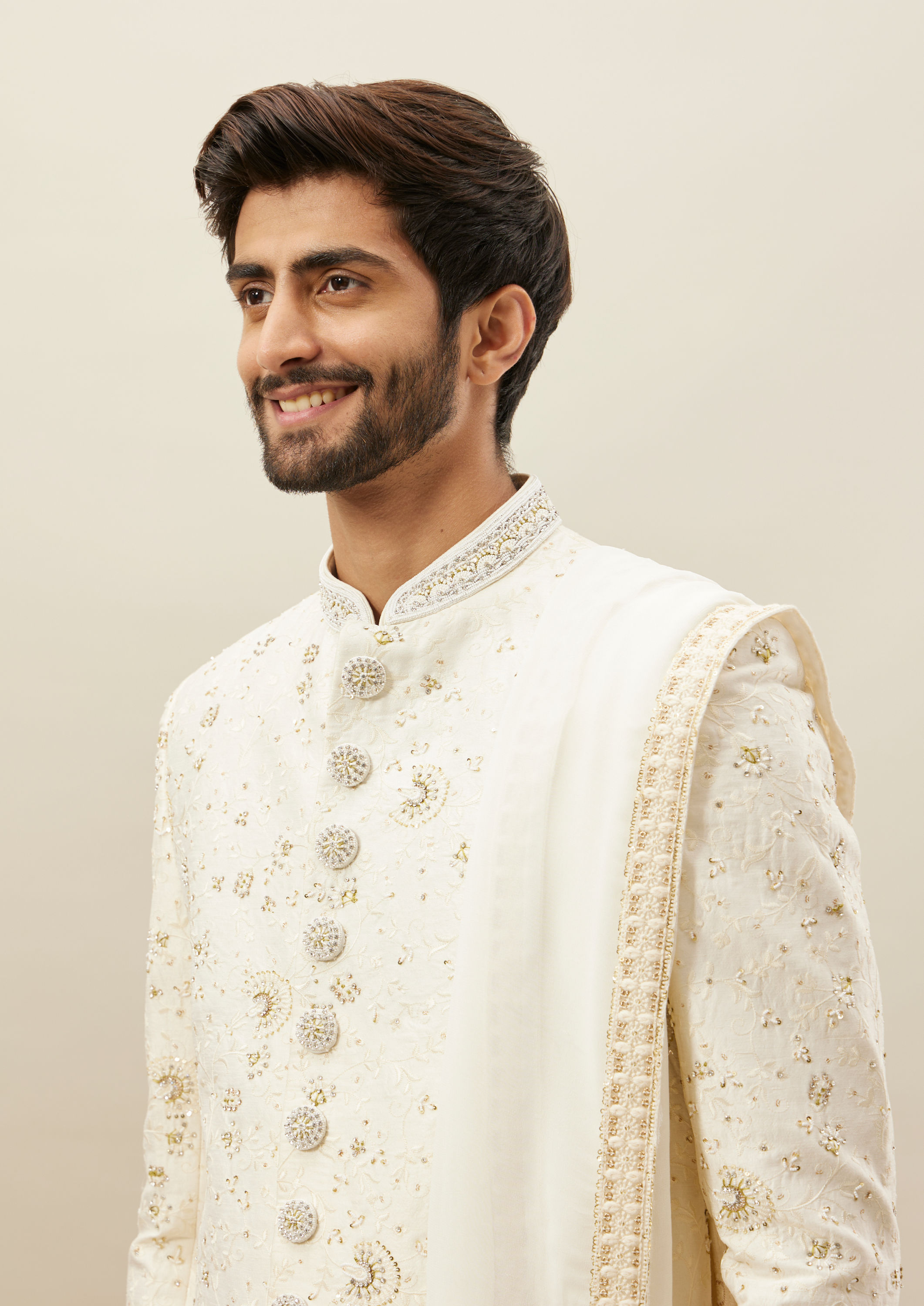 alt message - Twamev Men Ivory Embroidered Sherwani Set image number 0