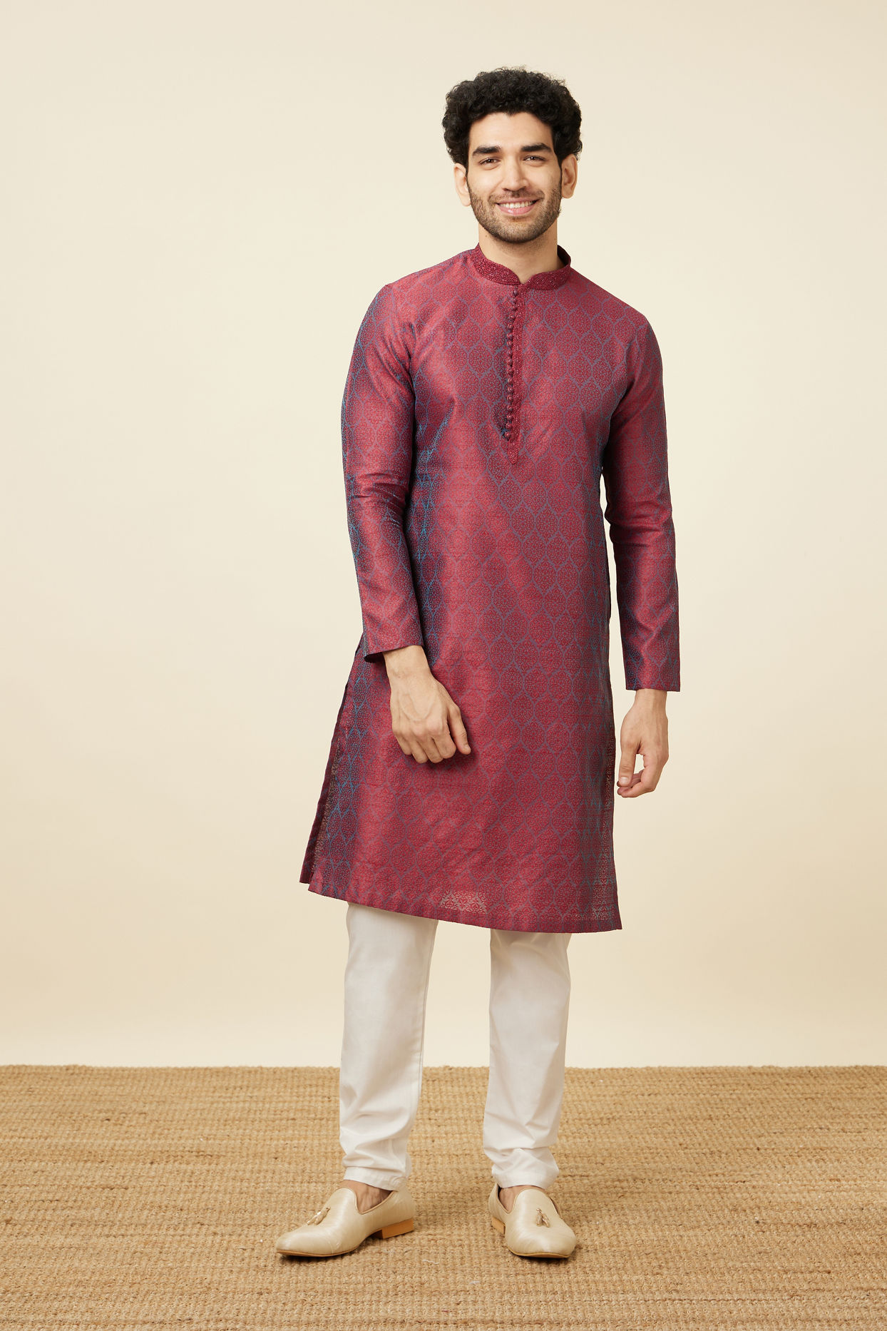 alt message - Manyavar Men Dark Maroon Kurta Pajama image number 2