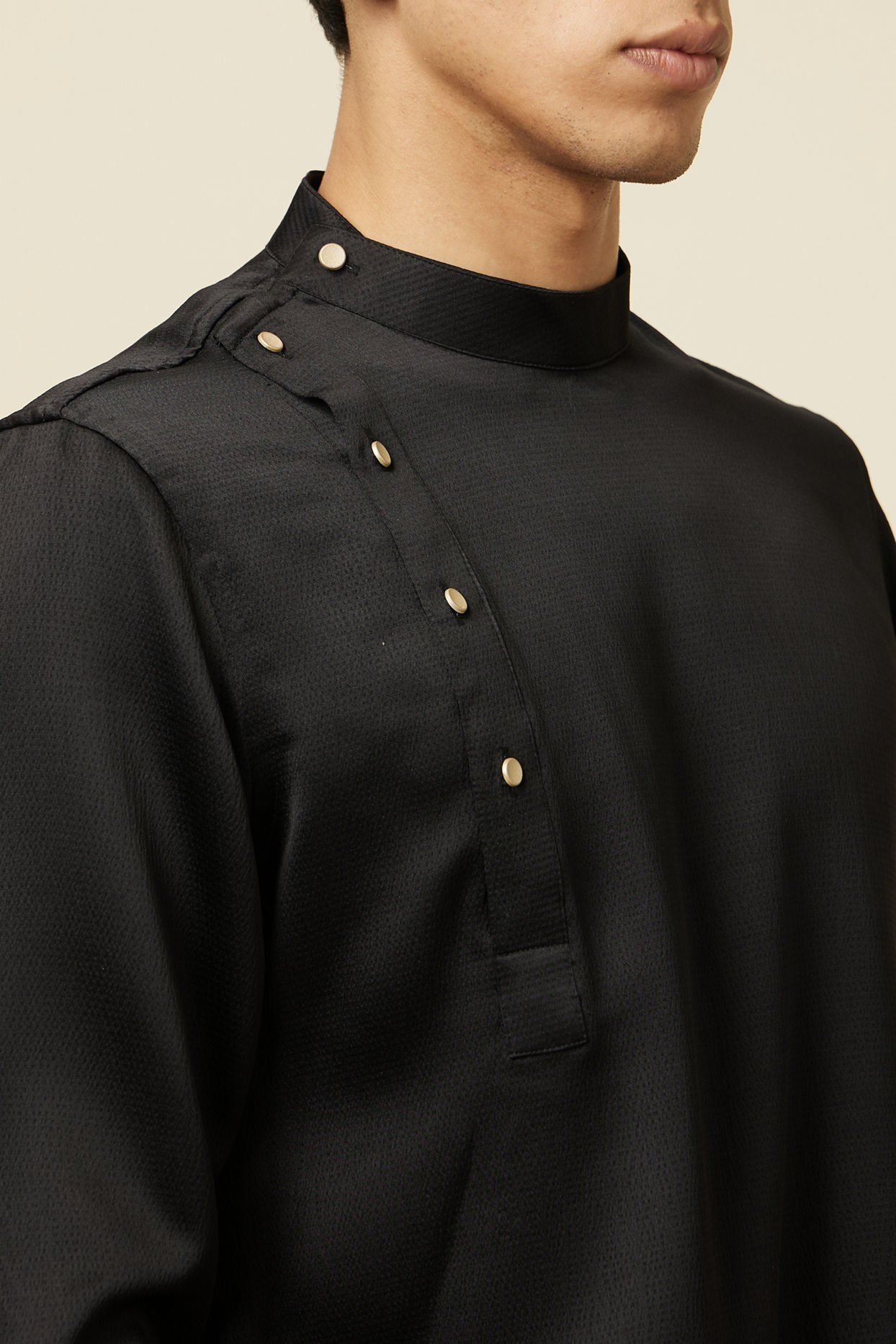 alt message - Manyavar Men Black Draped Kurta Jacket Set image number 2