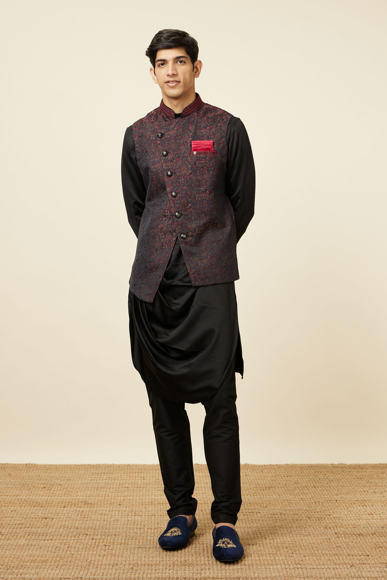 alt message - Manyavar Men Black Draped Kurta Jacket Set image number 3