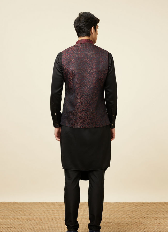 alt message - Manyavar Men Black Draped Kurta Jacket Set image number 4